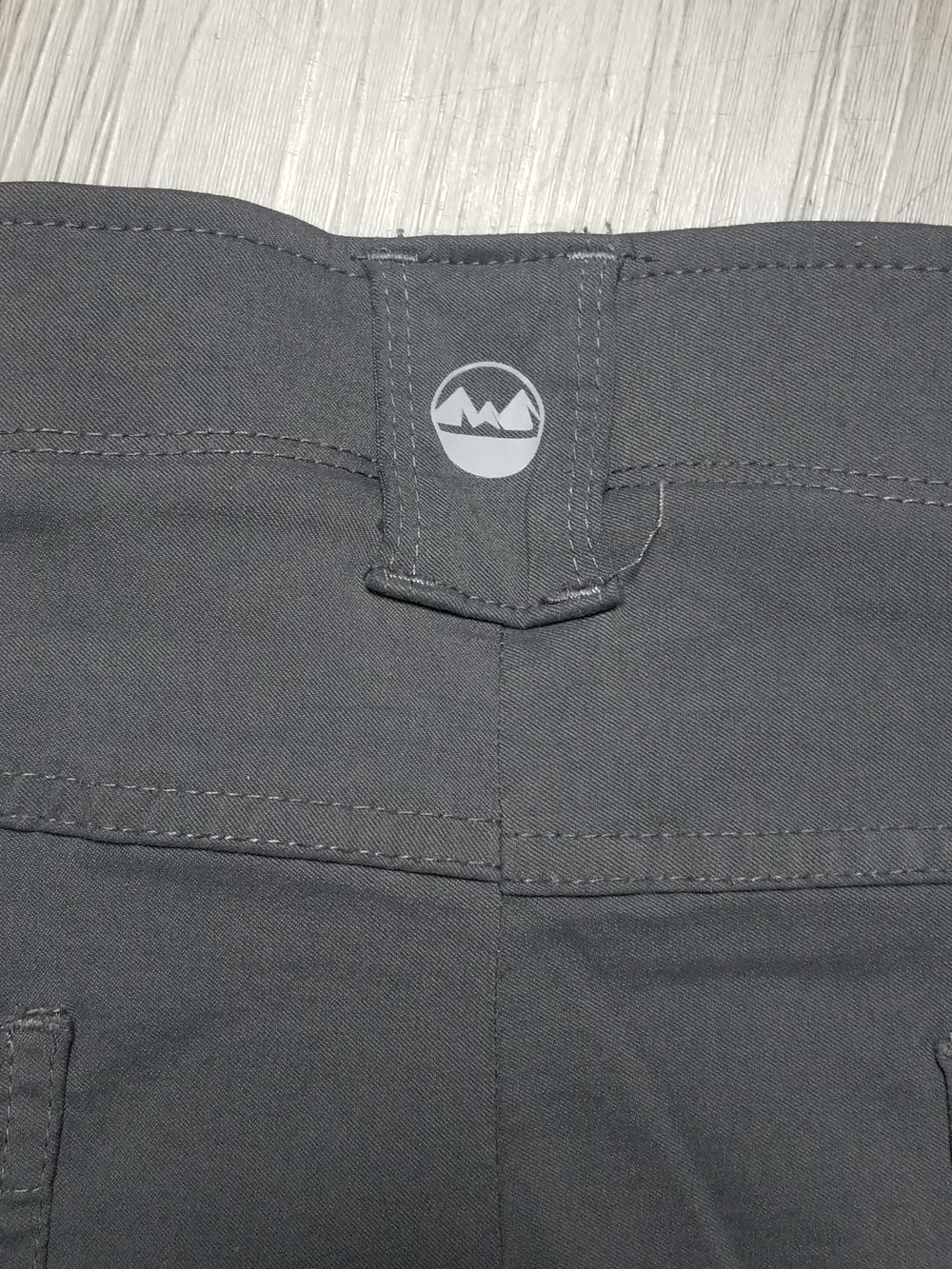 Wrangler Men's Dark Gray Cargo Pants with Zip Pocket (Size 42/30) - Picture 9 of 10